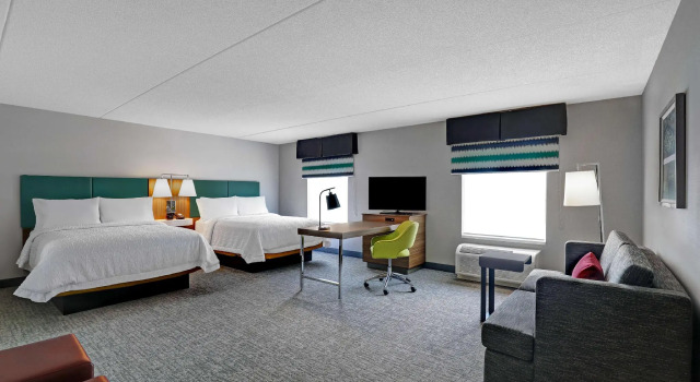 Четырёхместный люкс Hampton Inn & Suites Belleville