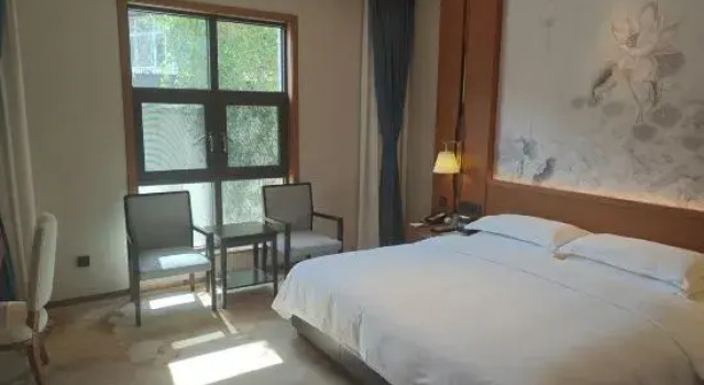 Люкс Executive Lian Yun Hotel