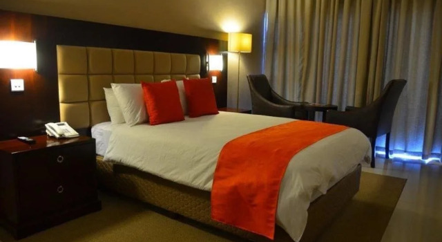 Rainbow Beitbridge Hotel, Book Hotel Beitbridge South Matabeleland