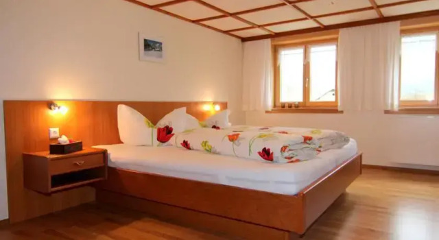 Haus Dekker, Rezerwuj Apartament Hotele w Bregenzerwald z parkingiem, Parking