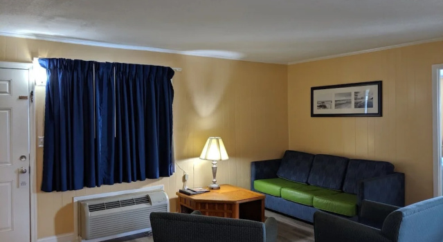 Номер Economy Colonial Inn