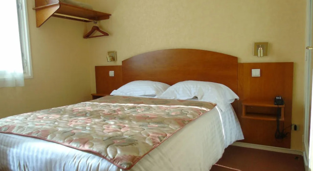 Двухместный номер Standard Hotel de Bordeaux