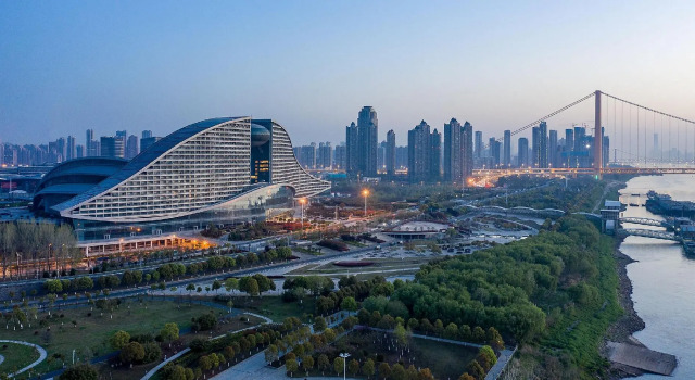 Двухместный люкс Holiday Inn & Suites Wuhan International Expo