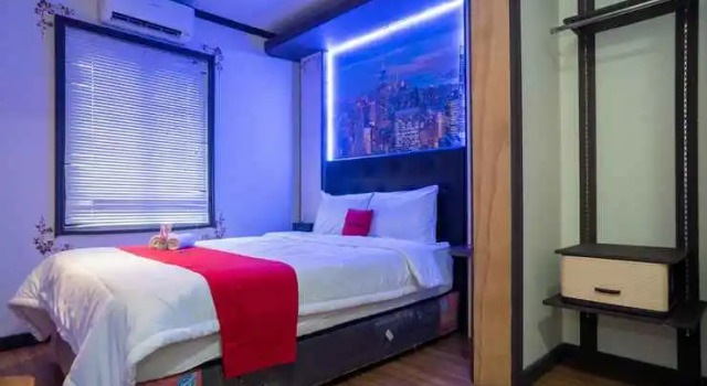 RedDoorz Plus @ Pondok Labu, Book Hotel Cilandak Jakarta