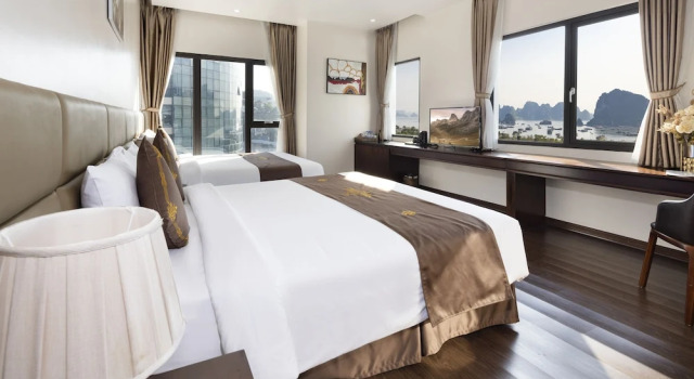 Четырёхместный семейный номер Standard Diamond Luxury Hotel