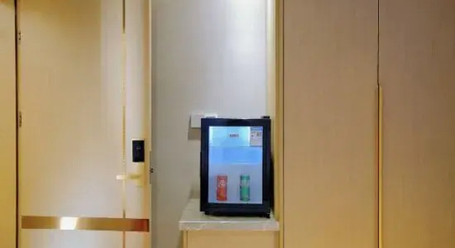 Люкс Zhirong Zhenxiang Hotel (Dongguan Dalang RT-Mart)