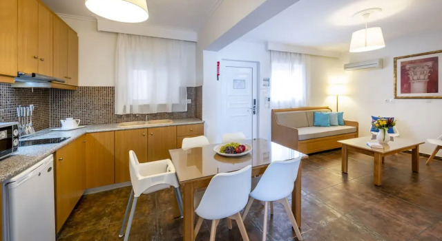 Полулюкс c 1 комнатой с балконом Peridis Family Resort