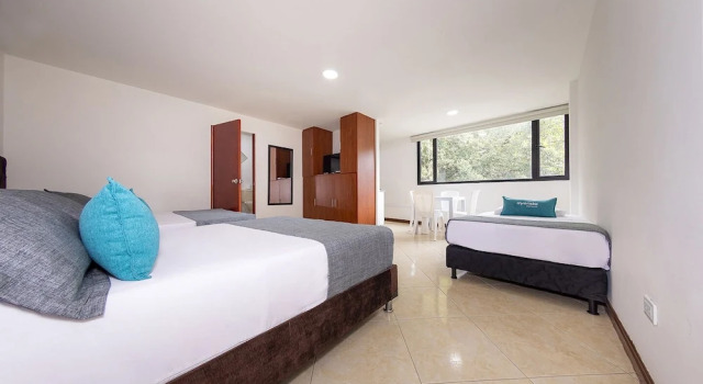 Четырёхместный люкс Deluxe Hotel Laureles Palo Alto