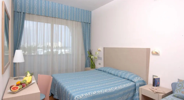 Hotel Tiffanys, Забронировать Отель Каттолика Побережье Римини, рядом с Аквариум Le Navi