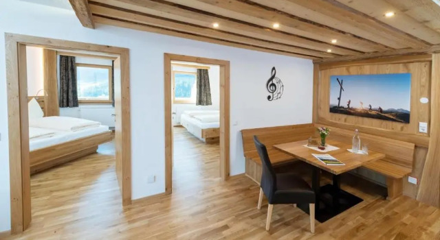 Семейный люкс с балконом Alpenhotel Wanderniki