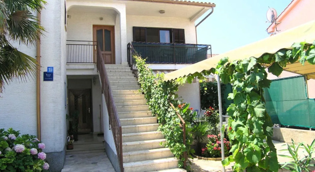 Apartment Braut Ivan, Забронировать Апартаменты/квартира Отели Крка с парковкой, рядом с Krk Harbour, Парковка