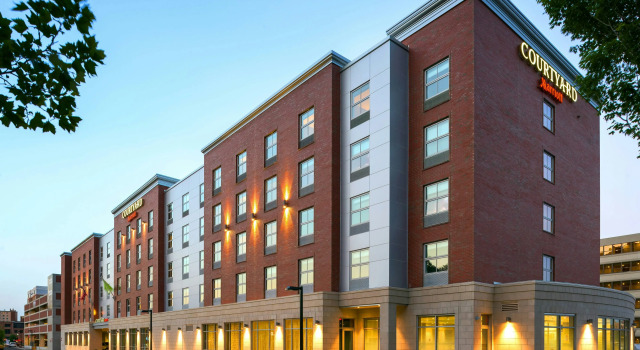 Courtyard by Marriott Edgewater NYC Area, Забронировать Отель Эджуотер Bergen County