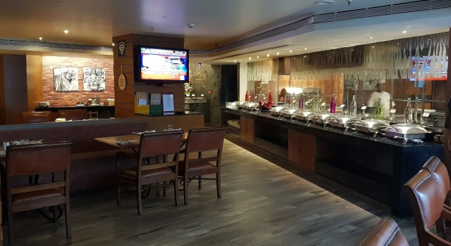 Regenta Place Bangalore, Cunningham Road, Забронировать Отель Бизнес-отели штата Карнатаки, 4* 5*