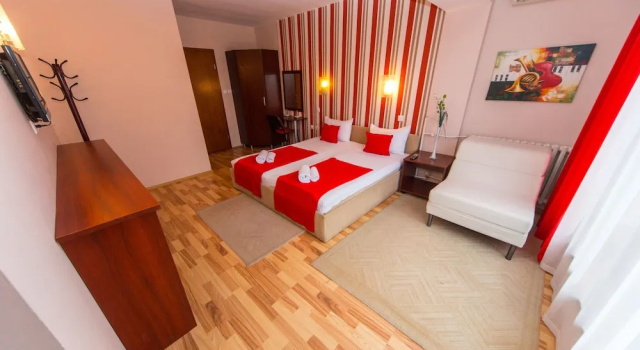 Standardní Třílůžkový pokoj s balkonem Hotel Pine