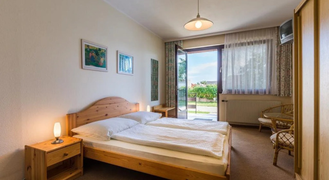 Haus Helene, Rezerwuj Hotel Mörbisch am See 
