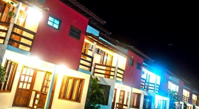 Casas no Residencial Mont Sinai com 2 ou 3 suítes , internet privativa 300MBPS a aproximadamento 250m da Praia de Taperapuã, condomínio com piscinas adulto e infantil, sauna, churrasqueiras e Segurança 24hrs, Забронировать Отель Отели штата Баия с бассейном, Бассейн
