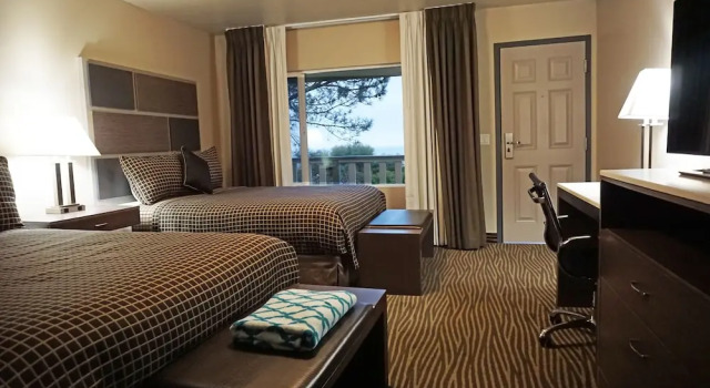 Четырёхместный номер Deluxe с видом на океан Crescent Bay Inn
