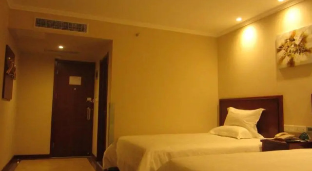 Двухместный номер Standard GreenTree Inn Qingdao Jiaozhou Fuzhou South Road Datong Building Express Hotel