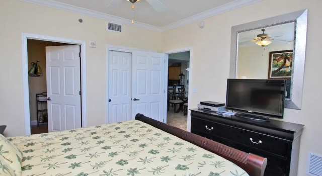 Crystal Shores West 1102