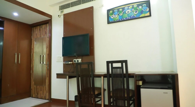 Hotel Parth Inn, Забронировать Отель Отели Газиабад с завтраком, Завтраки