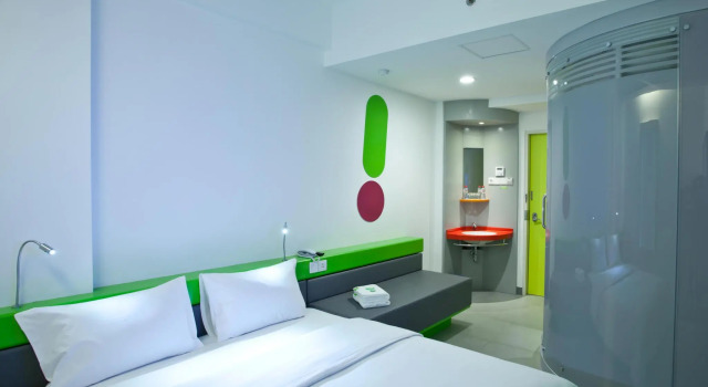 Standard Doppel Zimmer POP! Hotel Gubeng Surabaya
