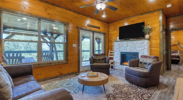 Indoor Pool, Theater, Hot Tub & Mountain Views Near Dollywood Crimson Crest by Avantstay