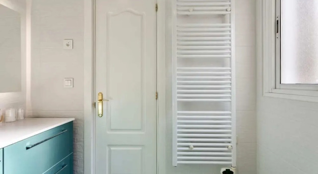 Elegant 1bed Apt Sleeps 4, in the Heart of Centro, Забронировать Отель центр города Мадрид, рядом с Дом-музей Лопе де Вега