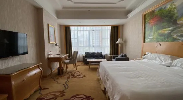 Люкс Vienna International Hotel