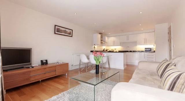 Roomspace Apartments -Marquis Court, Boek Appartement Epsom Surrey