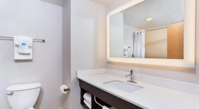 Четырёхместный номер Standard Holiday Inn Express & Suites Morristown by IHG