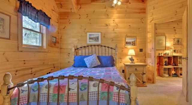 Коттедж с 3 комнатами Lake Lure Log Cabin w/ Grill, Near Hiking
