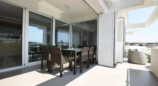 Апартаменты Deluxe Apartments Lofiel