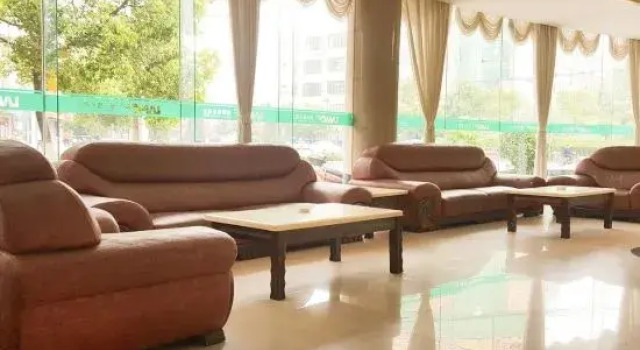 Liaoyuan Business Hotel, Prenota Hotel Hotel a Shaanxi con parcheggio, Parcheggio
