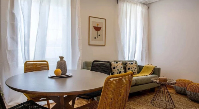 Lovely 4 Bed in Heart of Madrid, Near Park, Забронировать Отель Саламанка Мадрид