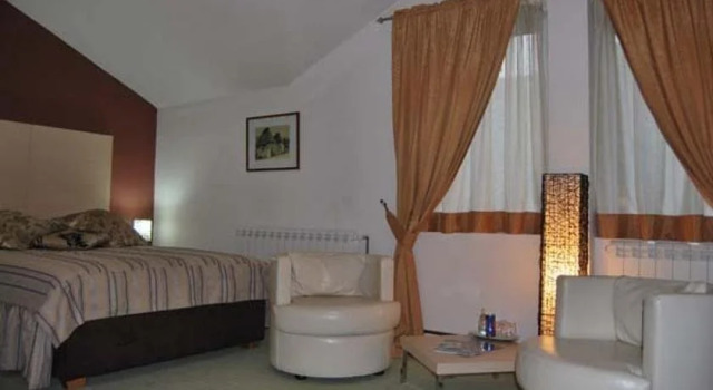 Hotel Dominus, Book Hotel Hoteller i Bjelasica med parkering, Parkering