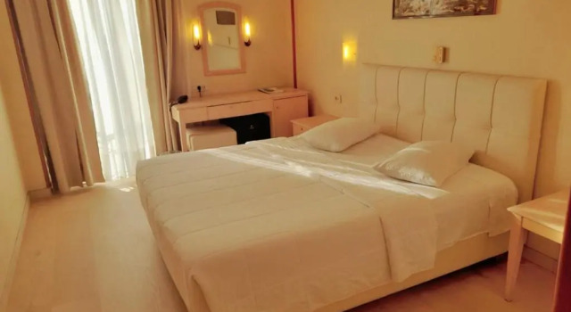 Двухместный номер Standard с видом на сад Hotel London