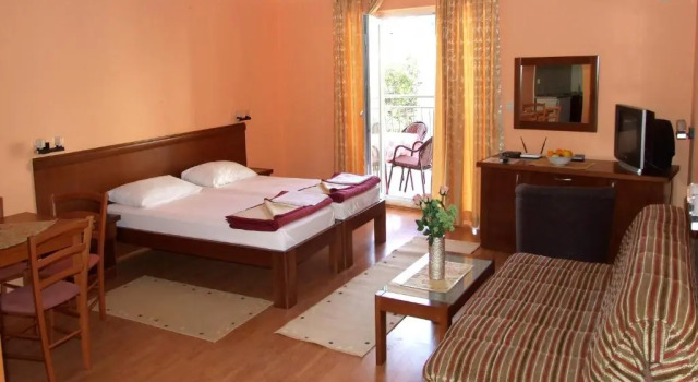 Студия Apartments Oaza 1