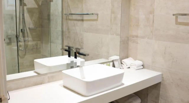 Двухместный люкс Rowville International Hotel