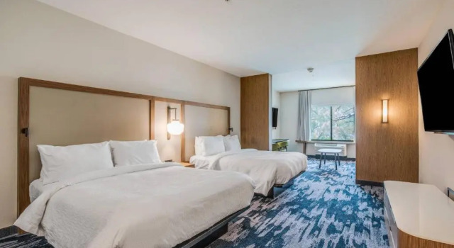 Четырёхместный люкс Fairfield Inn & Suites Whitewater