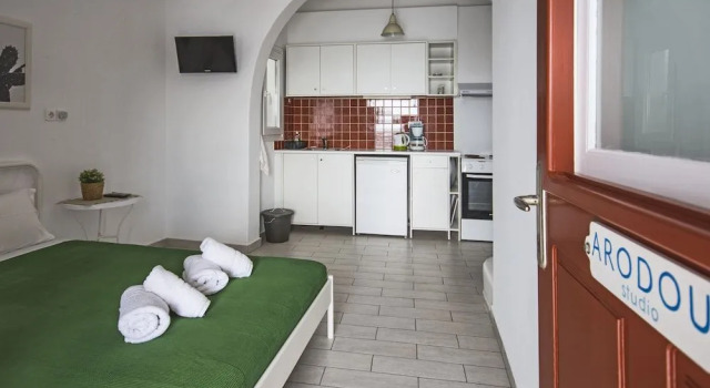 Arodou Studio and Apartment
