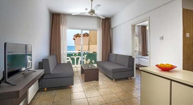 Апартаменты c 1 комнатой с частичным видом на море Costantiana Beach Hotel Apartments