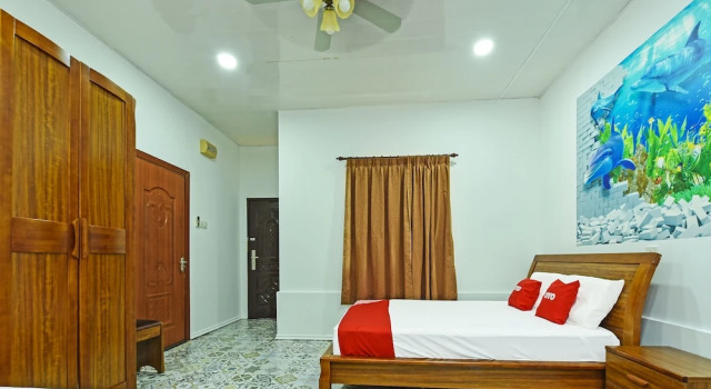 Hotel O My Daddy Farm Chalet, Rezerwuj Chalet Hotele w Jasin z parkingiem, Parking