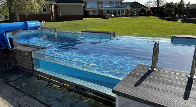 The Firs Luxury Home, Book Feriehus Hoteller i Boston med pool, Swimmingpool