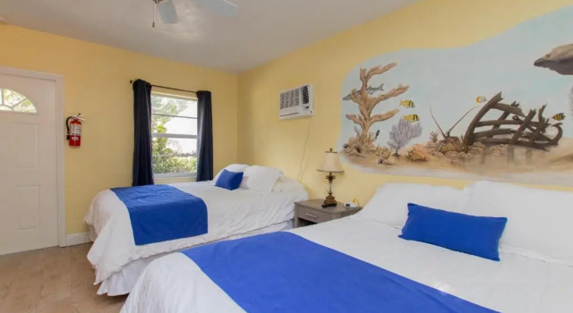 Коттедж Sunset Cove Beach Resort