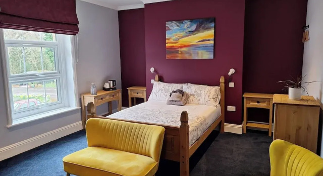 Номер Standard Comfortable and Spacious Double En-suite Room