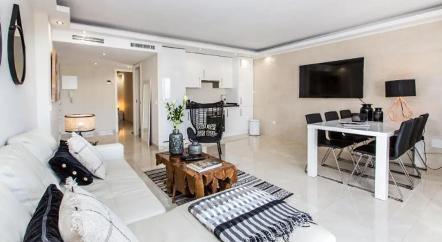 Luxurious 2 Bed Puerto Banús Apt - RDR193, Забронировать Отель Отели Марбелья с парковкой, рядом с Casino Marbella, Парковка