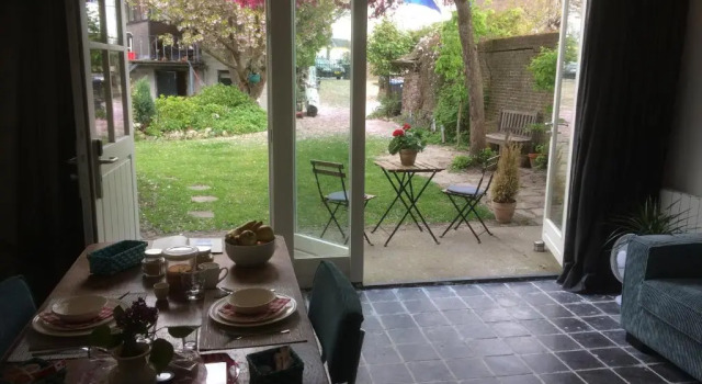 Коттедж с видом на сад B&B In de Oude Smederij Zaltbommel