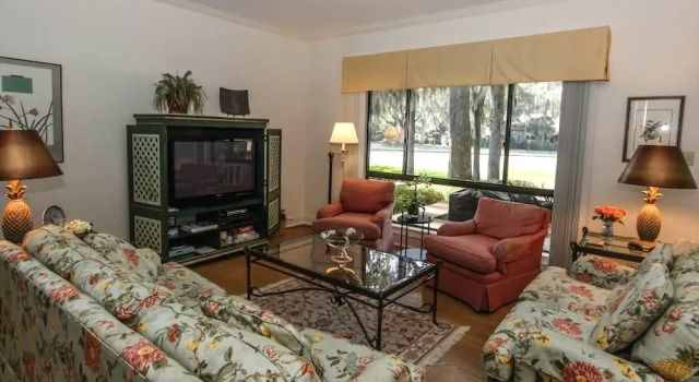 Gleneagle Green 2535 by RedAwning, Забронировать Отель Отели Хилтон-Хед-Айленд с парковкой, рядом с Stan Smith Tennis Academy, Парковка