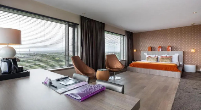 Люкс с видом на город Van der Valk Hotel Düsseldorf