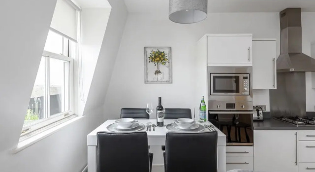Stay in The Heart of Bath, Забронировать Отель Бат Bath and North Somerset, рядом с Old Orchard Street Theatre